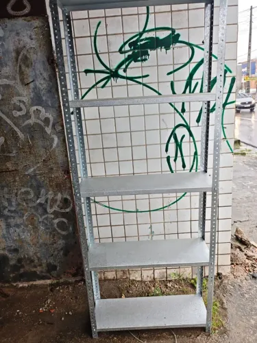 Estante em chapa galvanizada