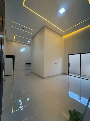 Vendo casa nova na 607 sul 