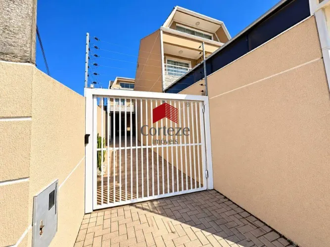 Sobrado com 140m² 4 quartos, à venda, no bairro Xaxim em Curitiba