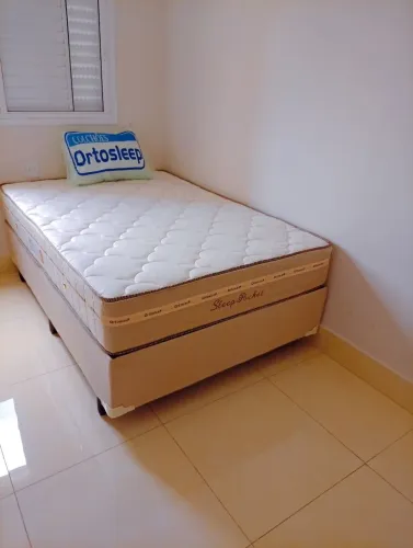 Cama solteirao box e colchão