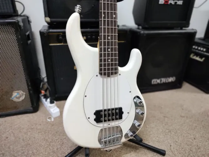 Baixo Tagima MusicMan TBM5 White 5c + Cubo