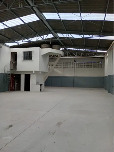 Aluga-se Galpão em Novo Horizonte 