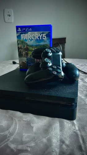 PlayStation 4 slim 