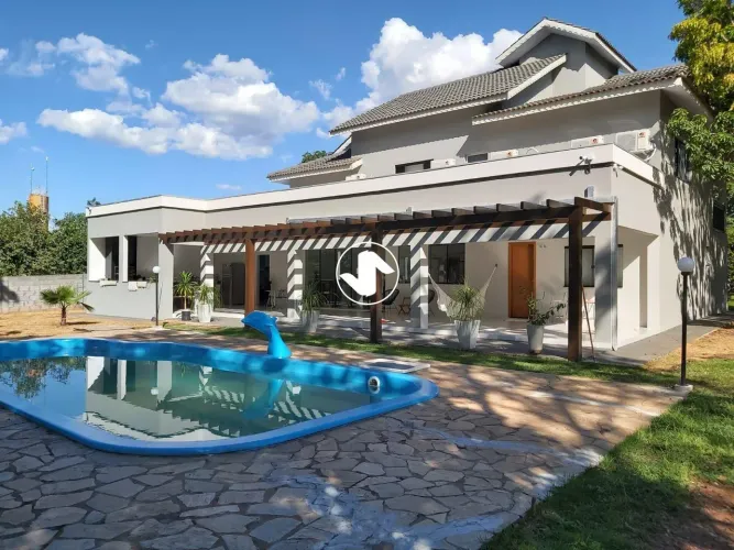 Casa em Condomínio à Venda Flor do Cerrado, 5 quartos (5 suítes), 490m², 5 vagas, Condomín