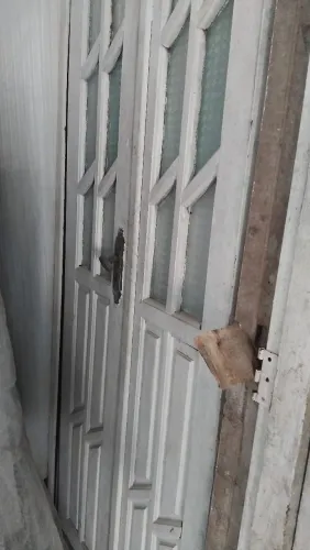 Porta duas bandas madeira de lei
