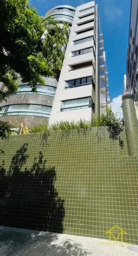Apartamento com Vista para o Mar em Itapuã: 4 Quartos com Suíte com 205 m²