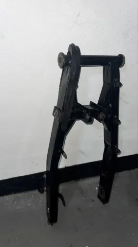 Balança traseira da Shineray SHI 175
