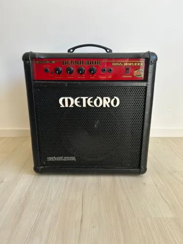 Amplificador de Baixo Meteoro FWB 50 Demolidor 50W