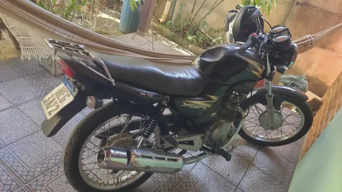 YBR 125E Ano 2006