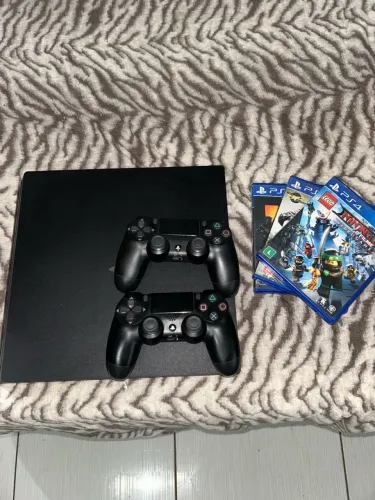 PS4 PRO 1TB + 2 Controles Originais + Jogos