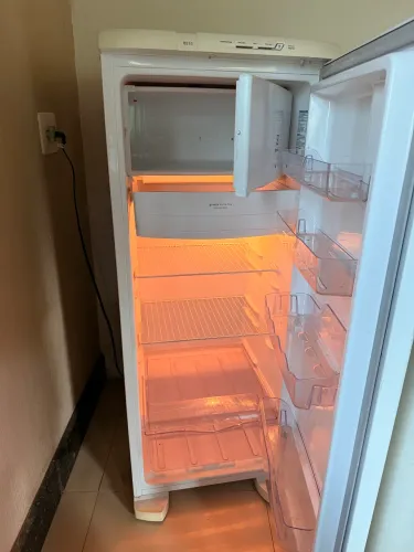 Vendo geladeira Electrolux