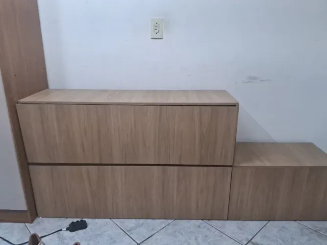 Armário suspenso com 3 portas
