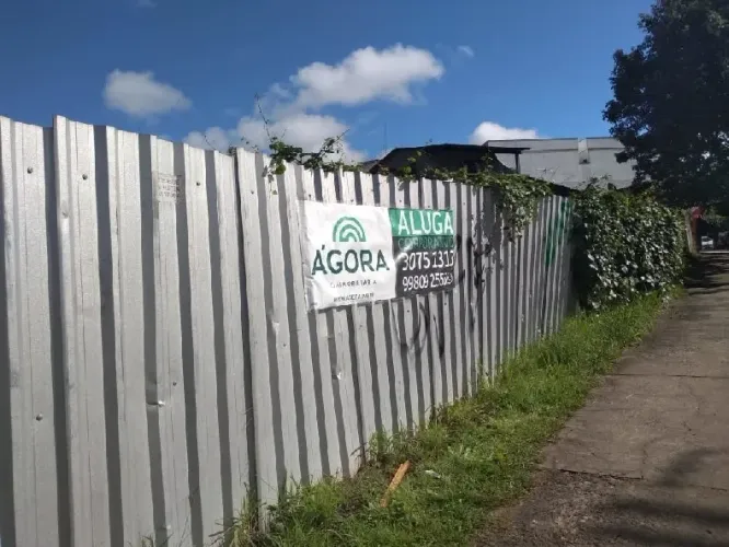 Terreno de esquina com 945m²