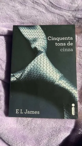 Livro Cinquenta Tons de Cinza - E L James - Intrínseca