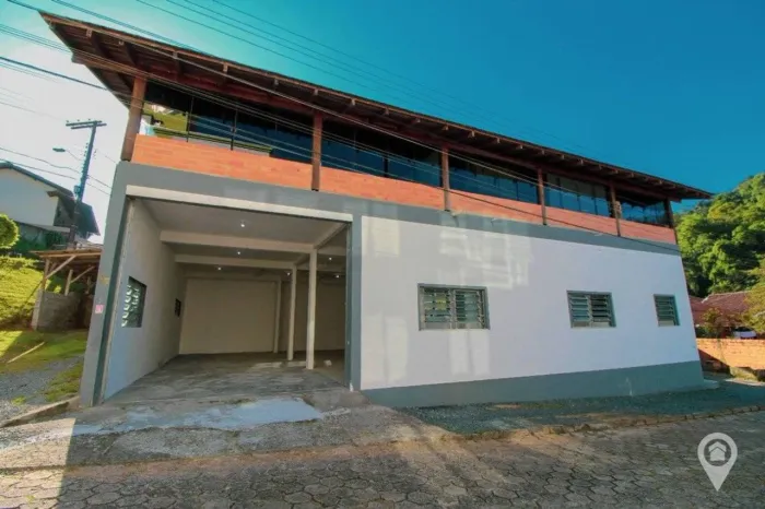 Galpão Comercial com 237m² na Velha!