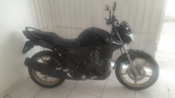 Vendo moto yamaha, baixo Km