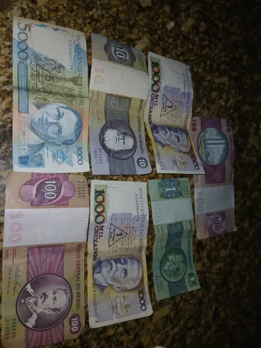 Notas de dinheiro antigas 
