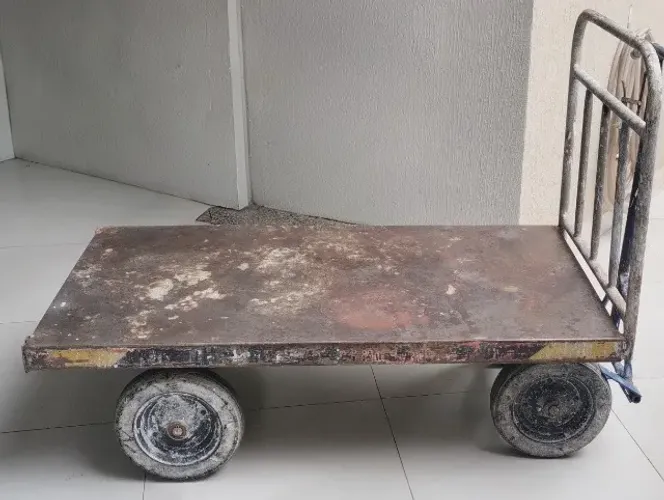 Carrinho Plataforma em Aço - Usado