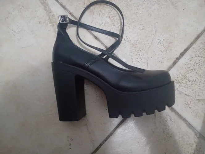 salto preto da shein tamanho 38