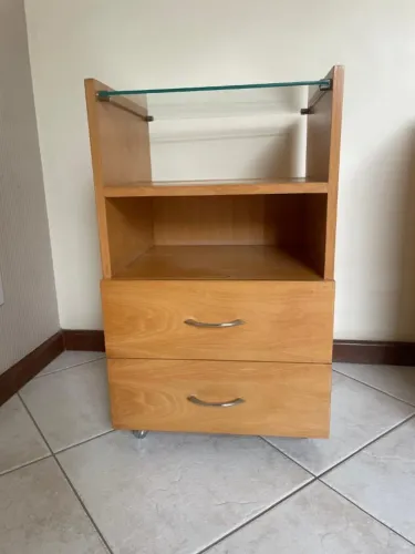 Criado-mudo: um móvel útil e muito bonito para o seu quarto