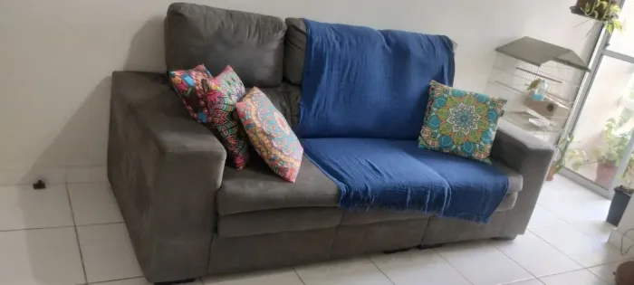 Sofá cama de três lugares retrátil e reclinável