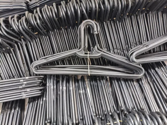 Cabides de Plástico Preto / Lote com 400