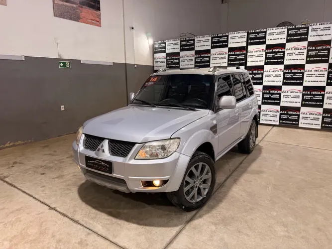 Mitsubishi Pajero TR4 2.0 Flex 16V 4X2 Mec. 2014