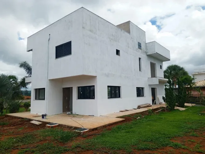 Mansões do Lago Condomínio Residencial