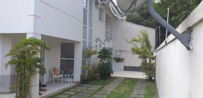 Casa duplex no Condomínio Lumer Geribá