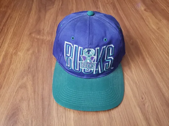 Bone baquetebol Americano NBA Milwaukee Bucks original - entrego