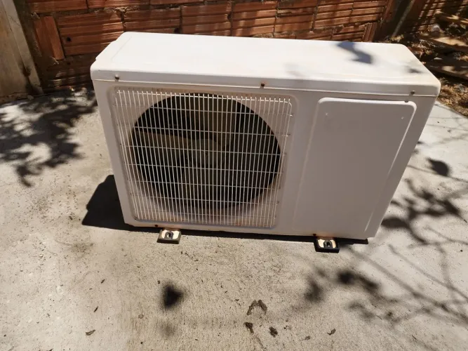 LIMPEZA DE AR CONDICIONADO EM GERAL