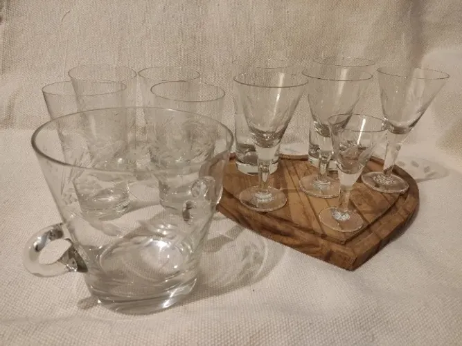Conjunto de Bebida com 11 Peças em Cristal com Lapidação de Folhas dos Anos 40