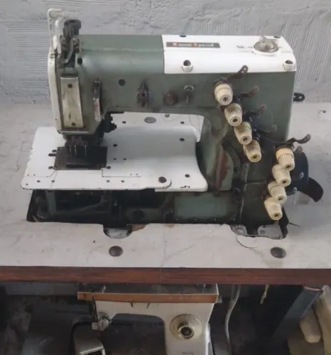 OPORTUNIDADE  MÁQUINA INDUSTRIAL COLARETE KANSAI Usada em bom estado R$1.600,00