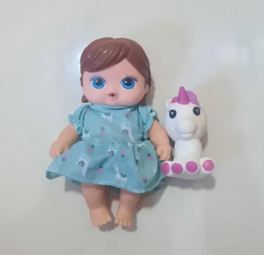 Boneca Pop Surprise Morena Com Pet Unicornio (Sem Caixa)