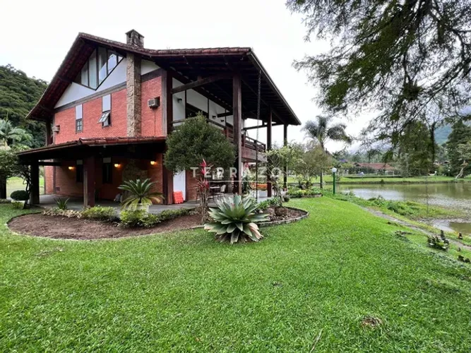 Casa em Condomínio à venda, 4 quartos, 4 suítes, 6 vagas, Comary - Teresópolis/RJ