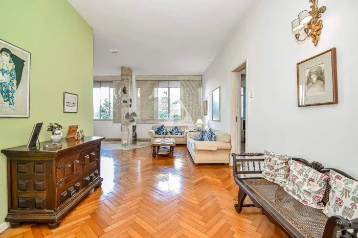 Apartamento à Venda de 4 Quartos com 2 Vagas em Botafogo!