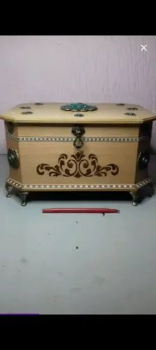 BAÚ PORTA JOIAS EM MARCHETARIA 
