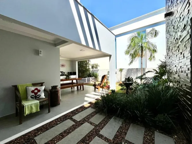 Casa em condomínio fechado em Florianópolis.
