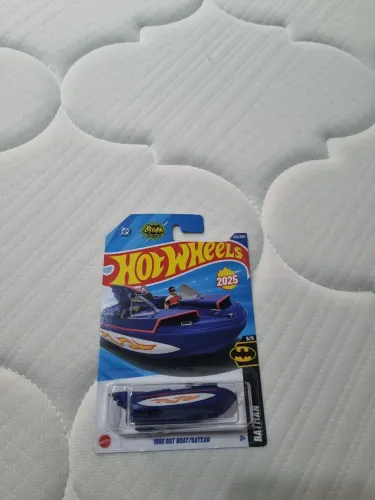 Hot Wheels Batmobile