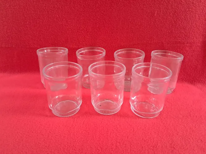 17 copinhos de geleia