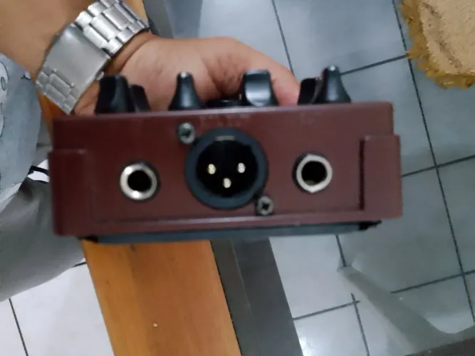 Pré-amp da Berhinger 