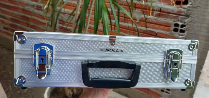 Vendo maleta de alumínio nova