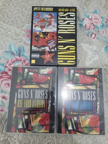 DVDs Guns N' Roses - Appetite for Democracy, Use Your Illusion I & II