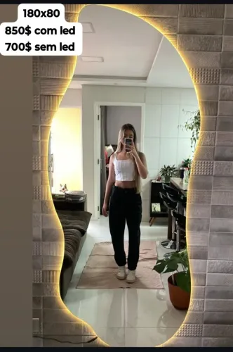 Espelho decorativo com LED