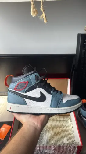 Air Jordan 1 Mid collab facetasm