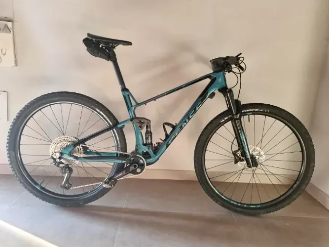BIKE - Bicicleta Sense INVICTUS PRO 2023/2024