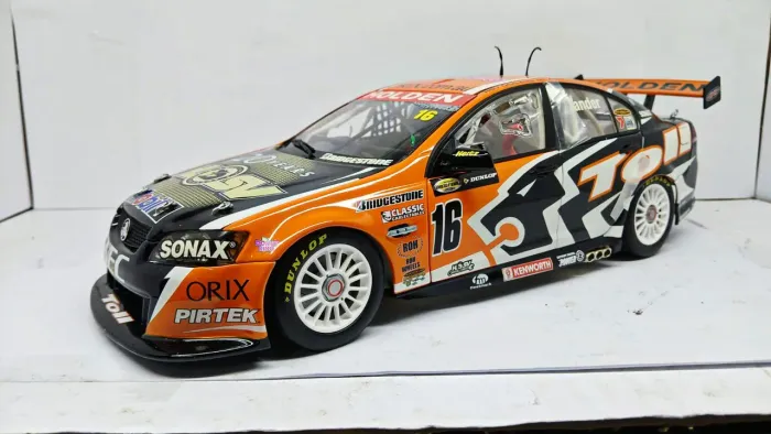 Miniatura Holden Ve Commodore 1/18