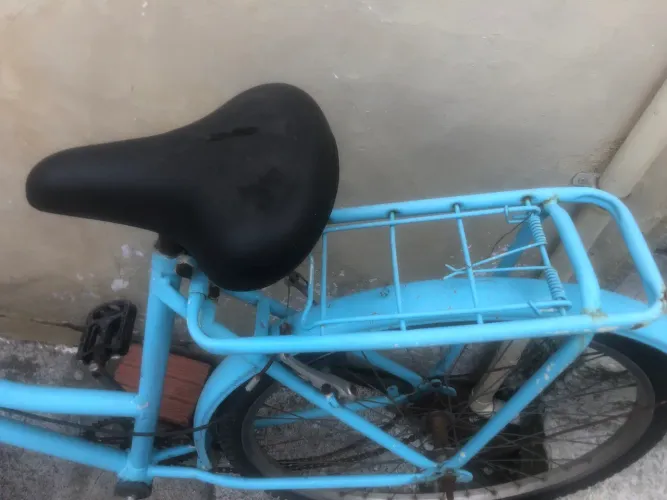 Bicicleta azul - R$ 300
