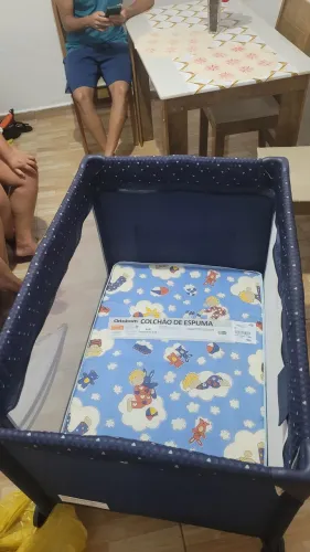 Vendo cercadinho de bebe usei durante 2 meses estar novo todo completo (colchao novo )