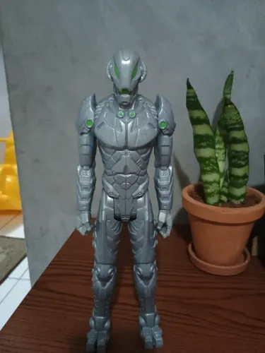 Boneco Ultron Raro Marvel 30 cm